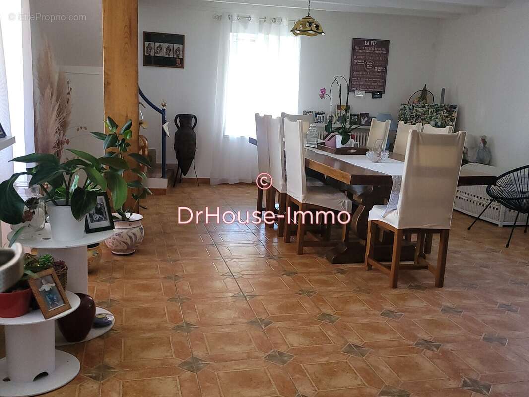 Maison à CRECHES-SUR-SAONE