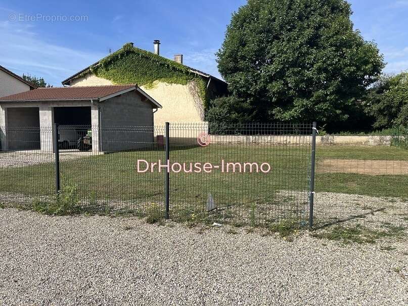 Terrain à BOURG-SAINT-CHRISTOPHE