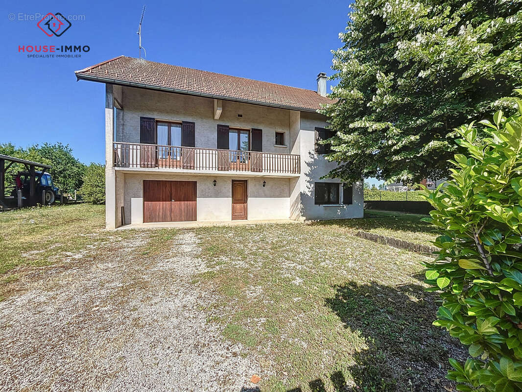 Maison à CLAIRVAUX-LES-LACS