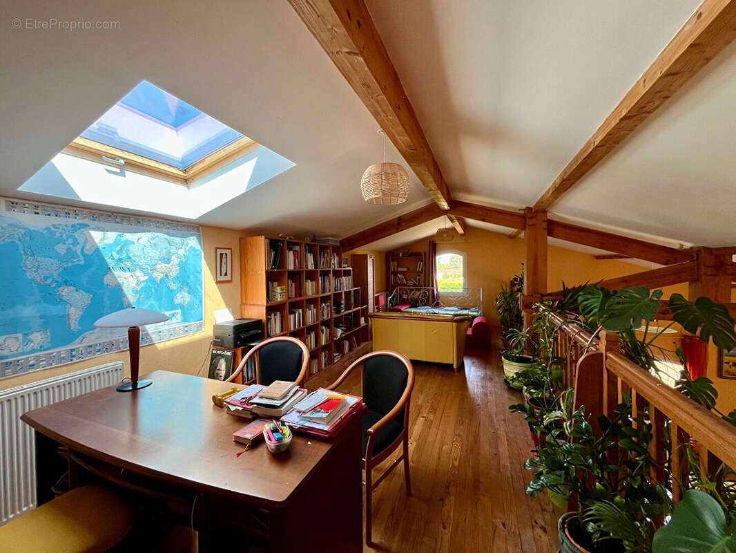 Maison à VILLENEUVE-DE-MARSAN