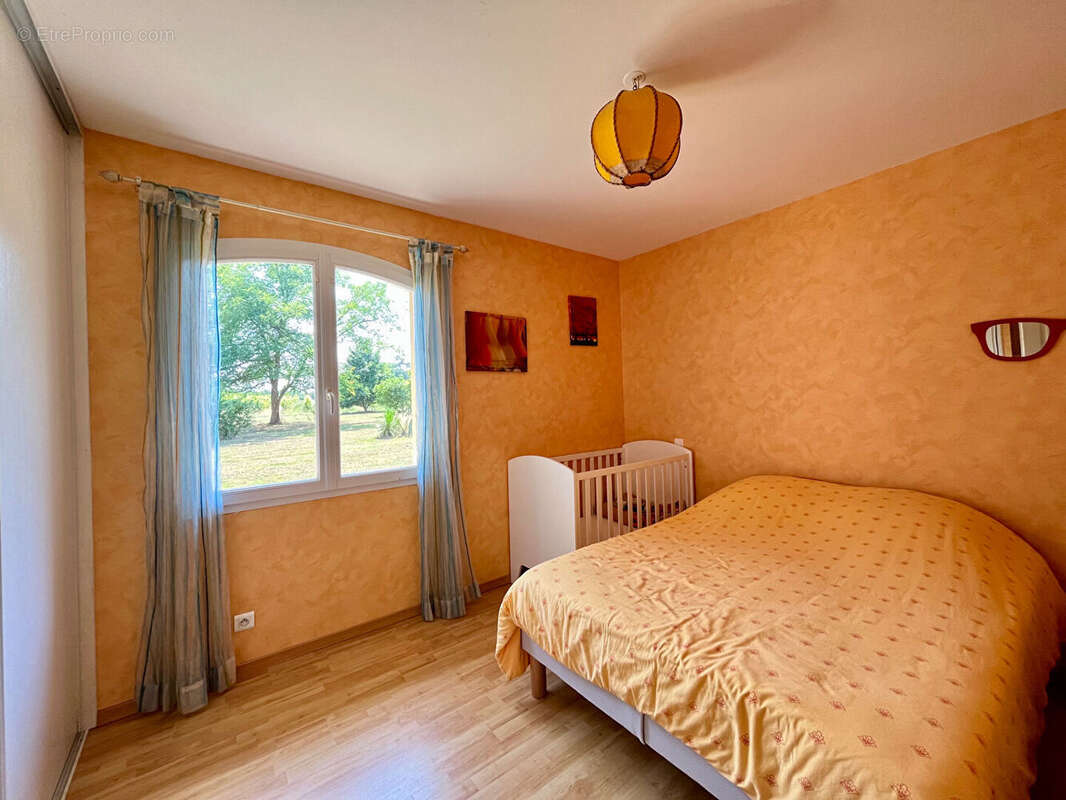 Maison à VILLENEUVE-DE-MARSAN