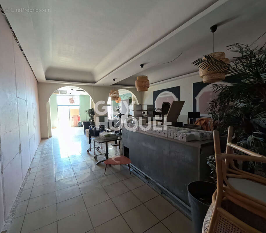 Commerce à CANET-EN-ROUSSILLON