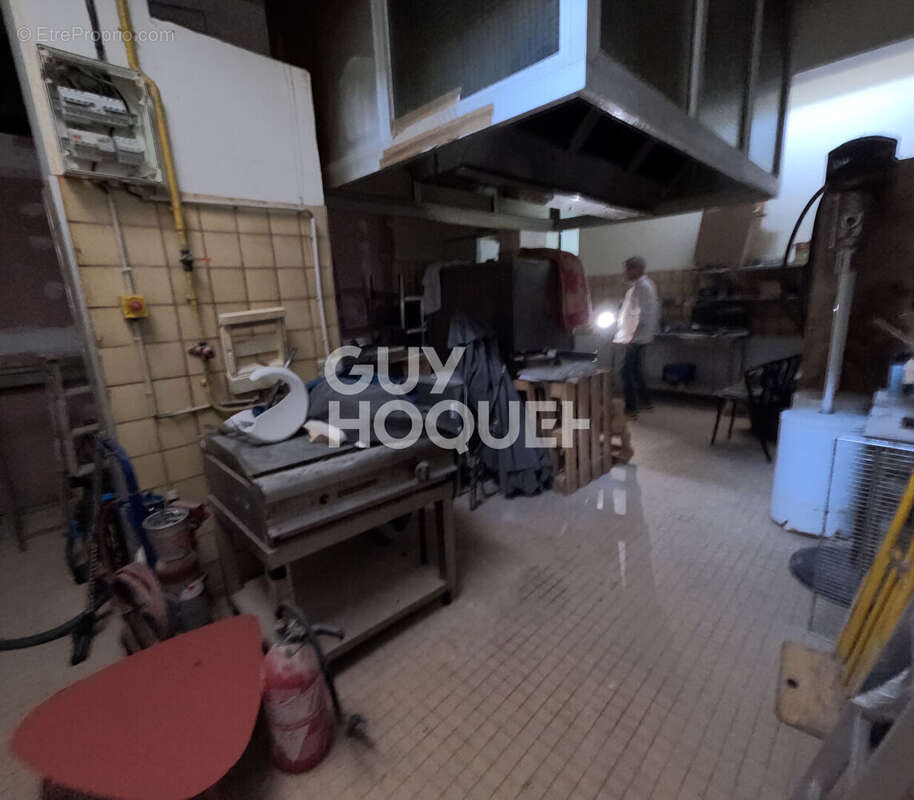 Commerce à CANET-EN-ROUSSILLON