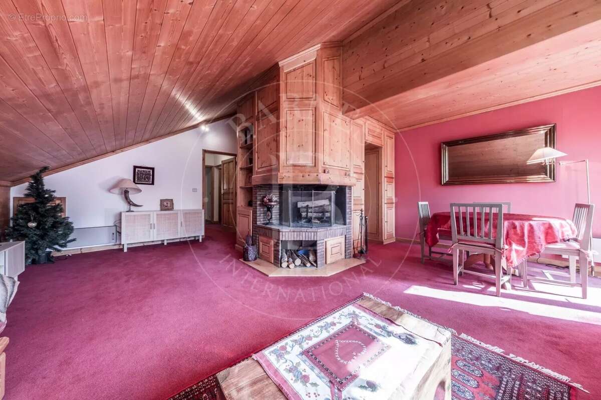 Appartement à LES ALLUES