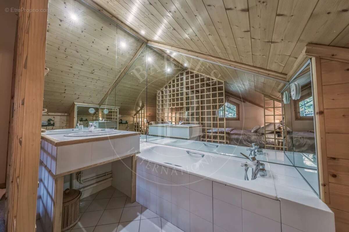 Appartement à LES ALLUES