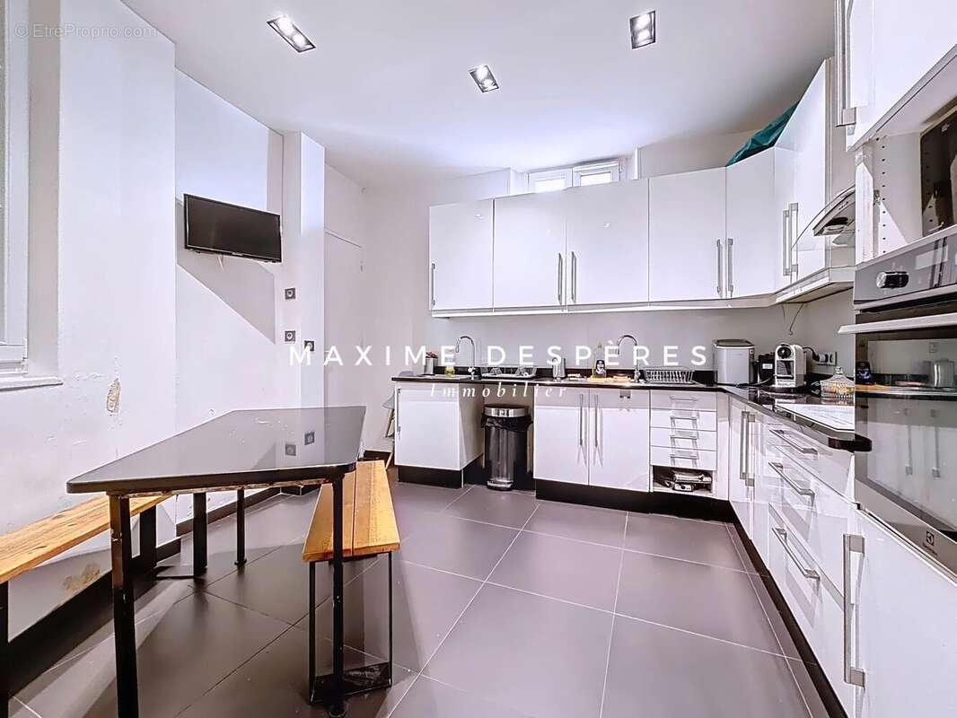 Appartement à NEUILLY-SUR-SEINE