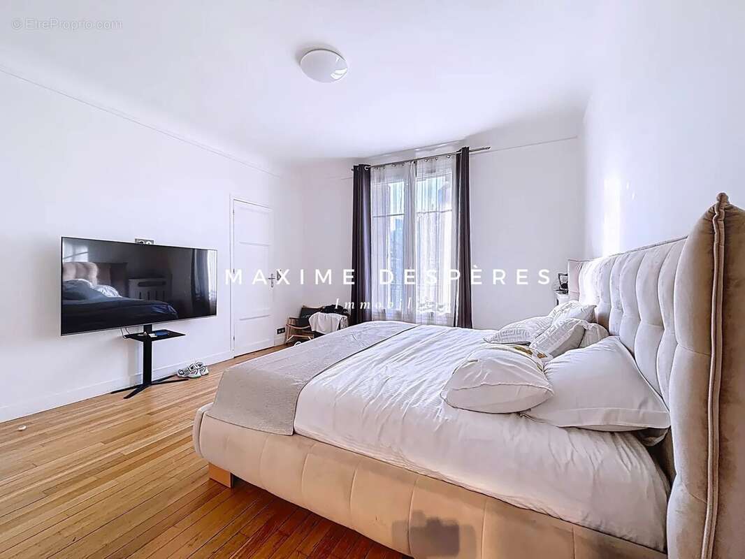 Appartement à NEUILLY-SUR-SEINE