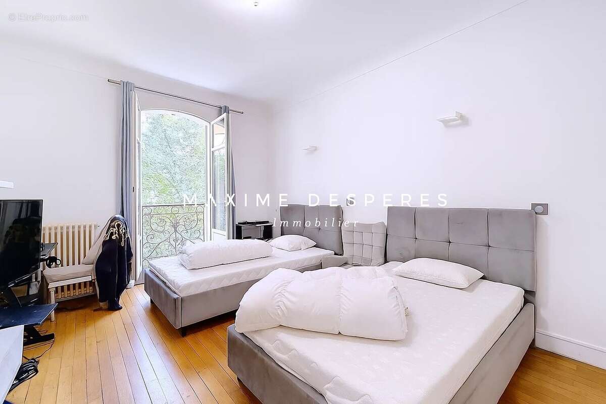 Appartement à NEUILLY-SUR-SEINE