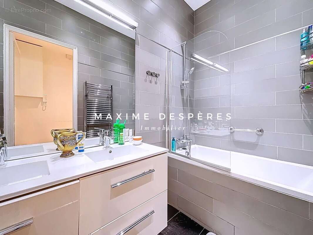 Appartement à NEUILLY-SUR-SEINE