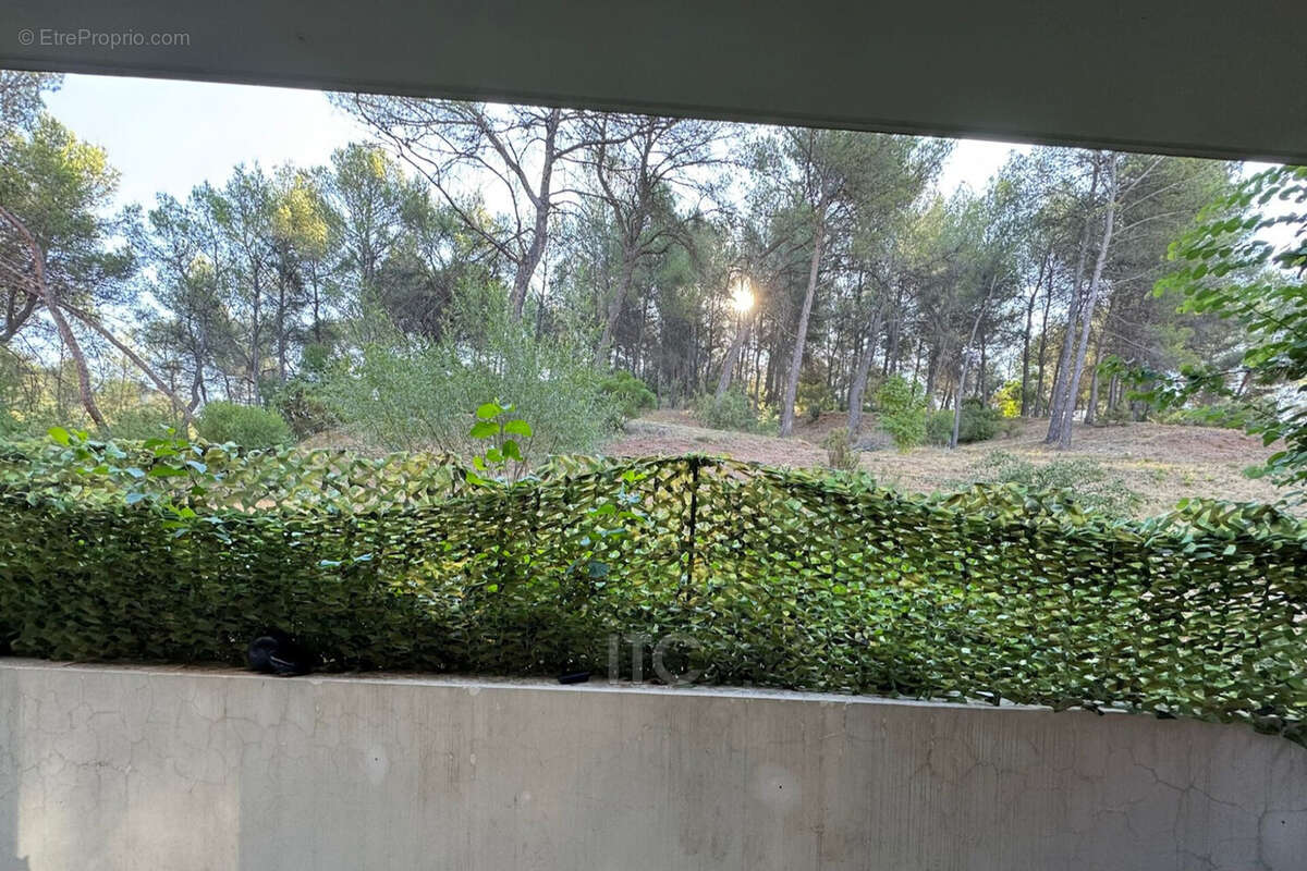 Appartement à CHATEAUNEUF-LE-ROUGE