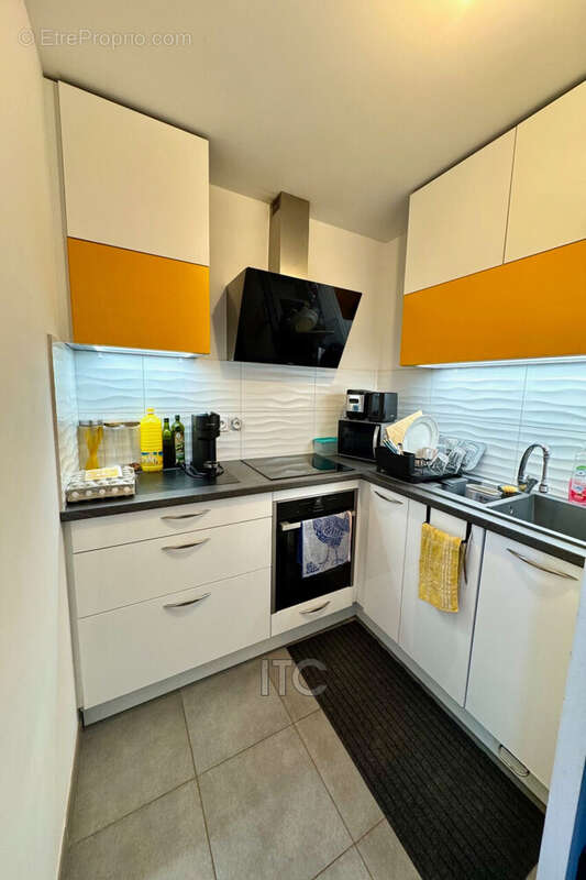 Appartement à CHATEAUNEUF-LE-ROUGE