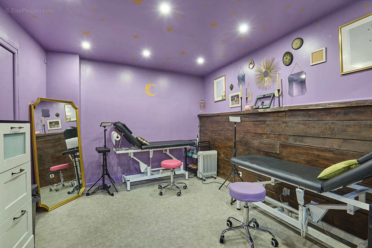 Autre à AIX-EN-PROVENCE