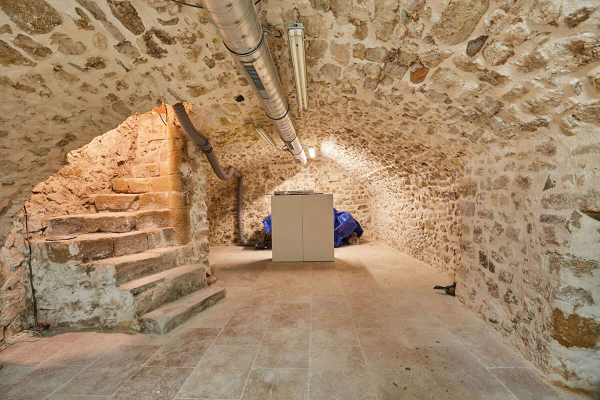 Autre à AIX-EN-PROVENCE