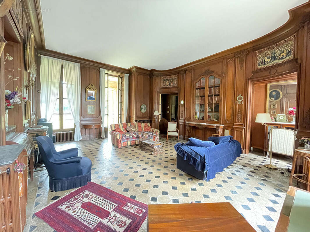 Appartement à VERRIERES-LE-BUISSON