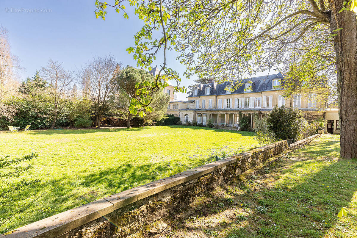 Appartement à VERRIERES-LE-BUISSON