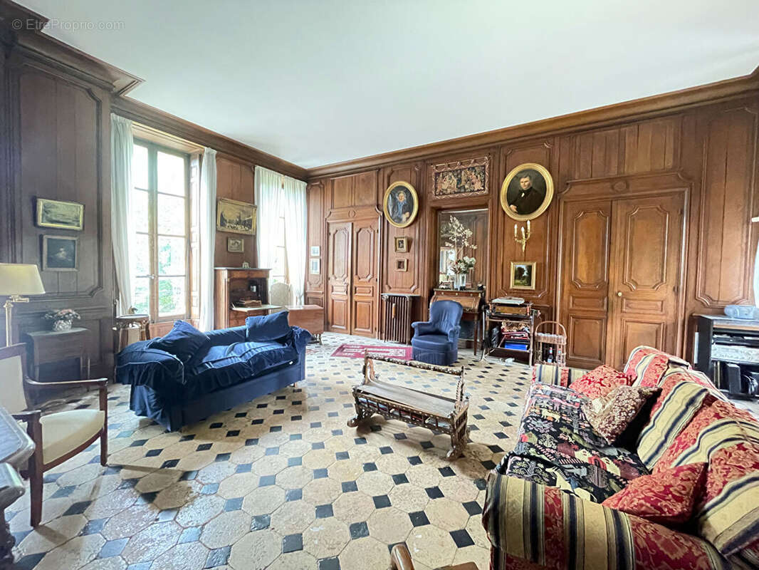 Appartement à VERRIERES-LE-BUISSON