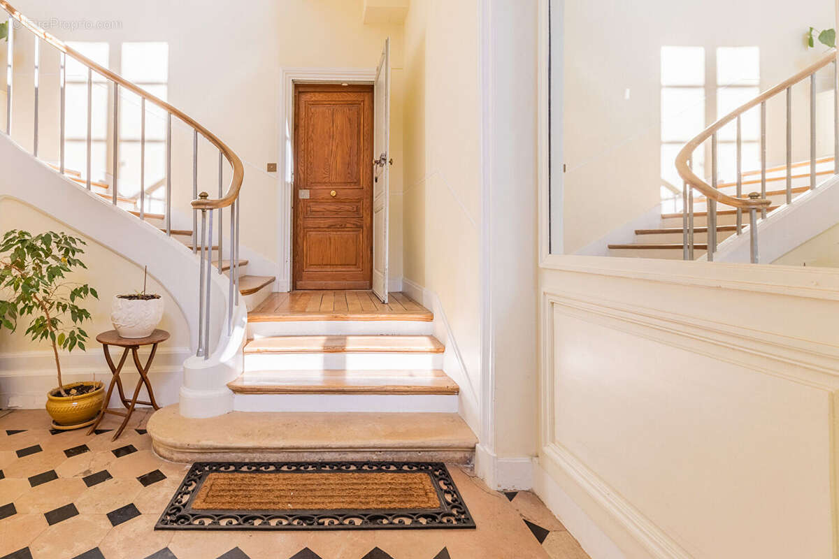 Appartement à VERRIERES-LE-BUISSON