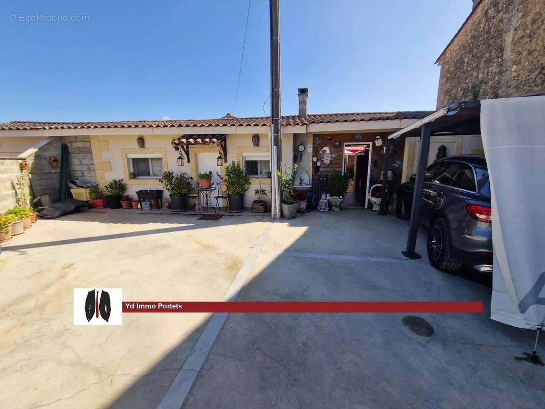 Maison à PORTETS