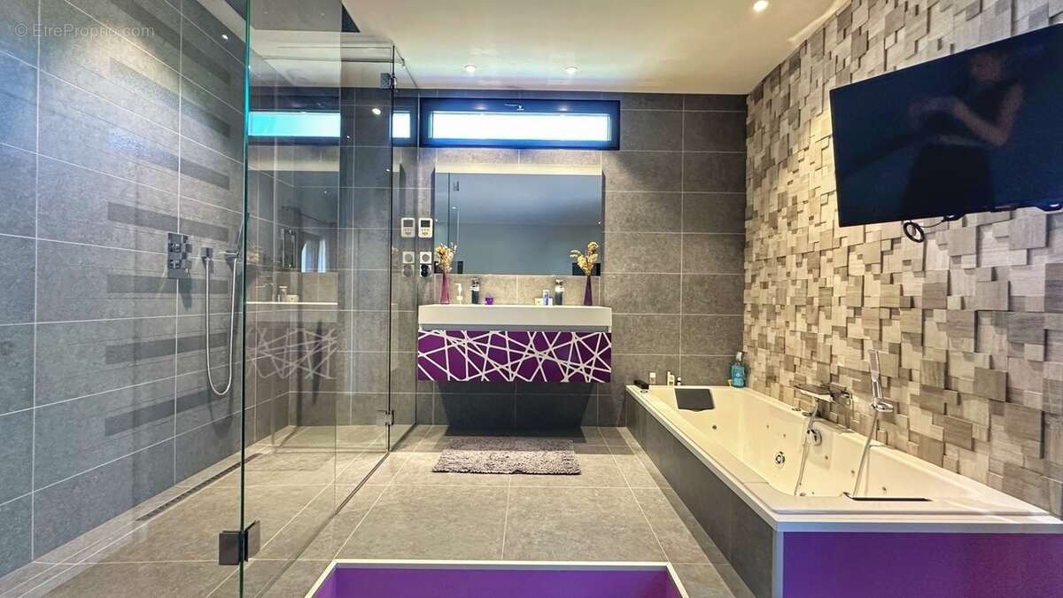 Maison à LA MURETTE