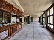   - Commerce à AUBENAS