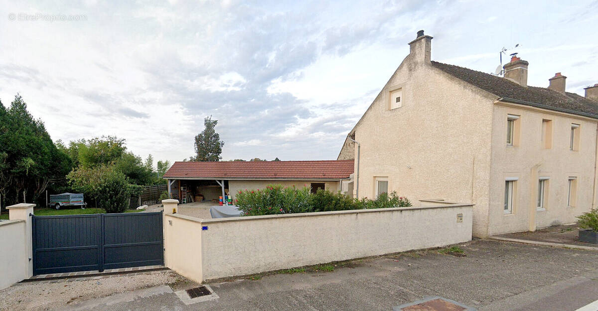 Maison à CHATENOY-LE-ROYAL