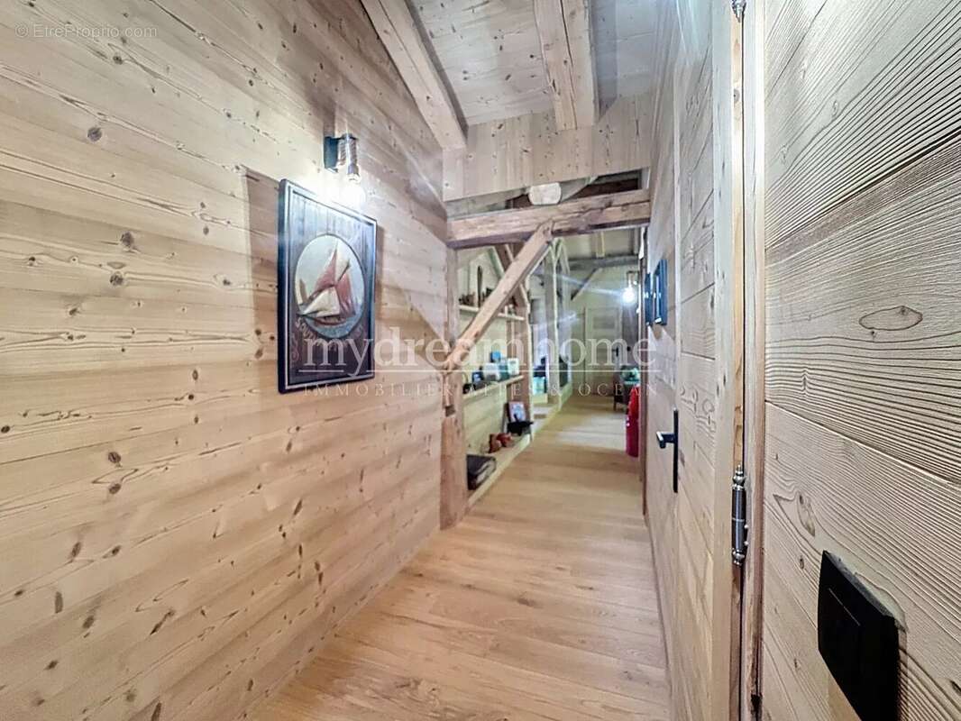 Maison à NOTRE-DAME-DE-BELLECOMBE