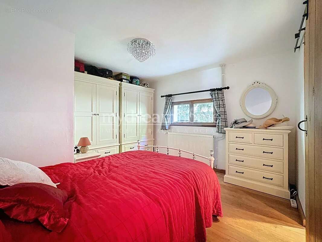 Maison à NOTRE-DAME-DE-BELLECOMBE