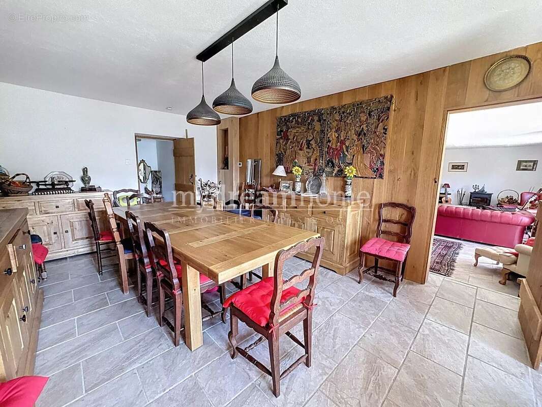 Maison à NOTRE-DAME-DE-BELLECOMBE