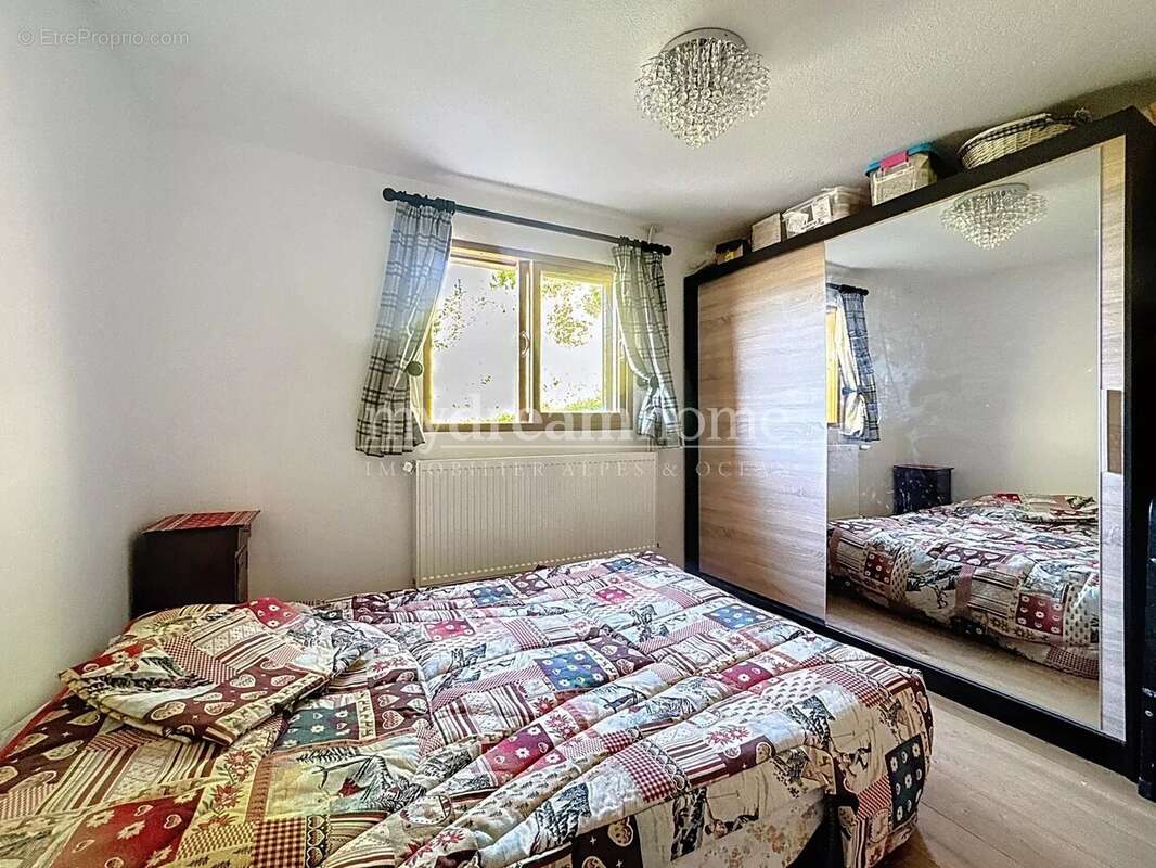 Maison à NOTRE-DAME-DE-BELLECOMBE