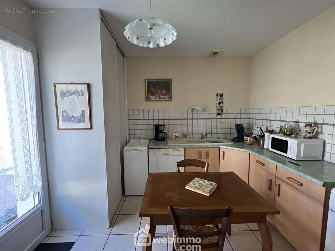 Aménagée, équipée d&#039;un grand placard de rangement, - Maison à SAINT-PARDOUX