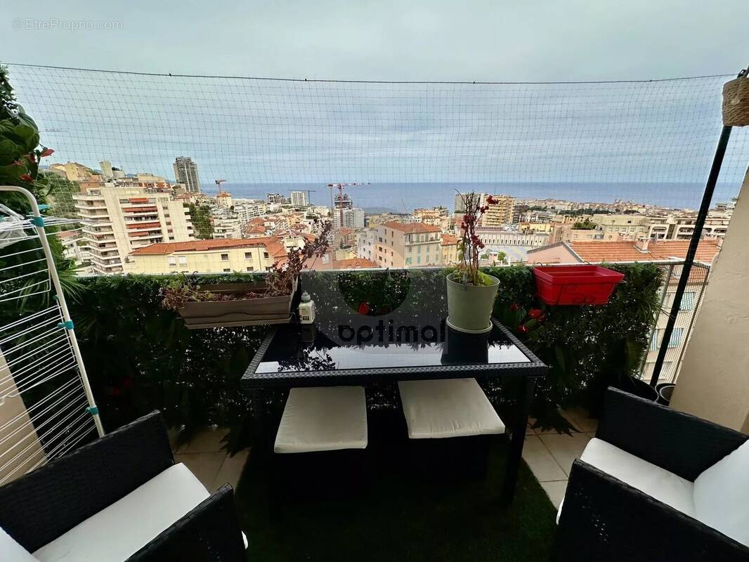 Appartement à BEAUSOLEIL