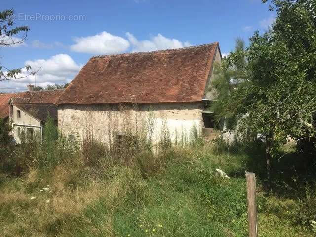 Maison à LUSSAC-LES-EGLISES