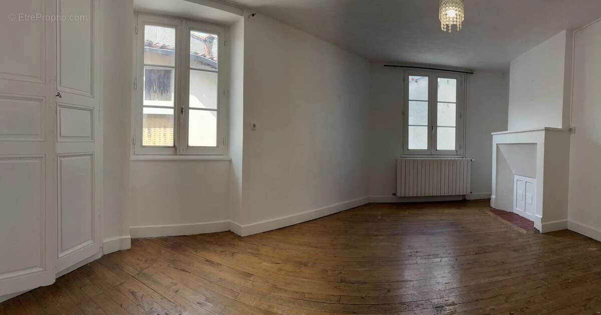 Maison à MONTMORILLON