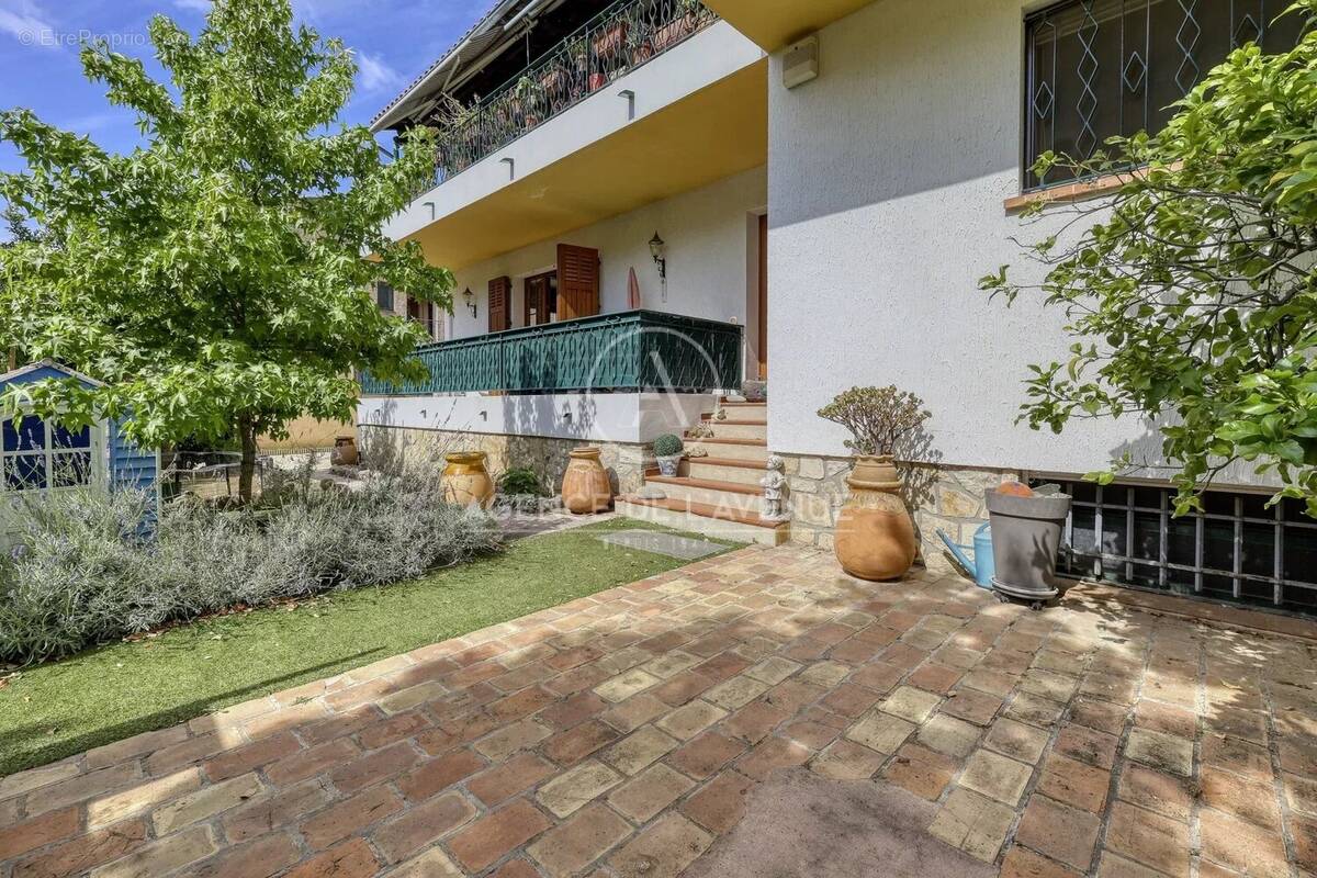 Appartement à SANARY-SUR-MER