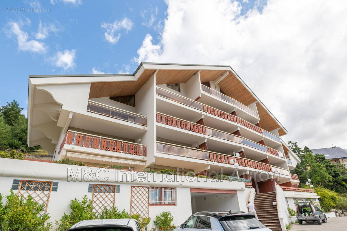 Appartement à SAINT-ETIENNE-DE-TINEE