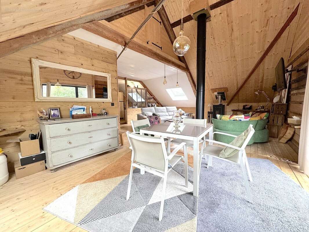 Maison à ALBIEZ-MONTROND