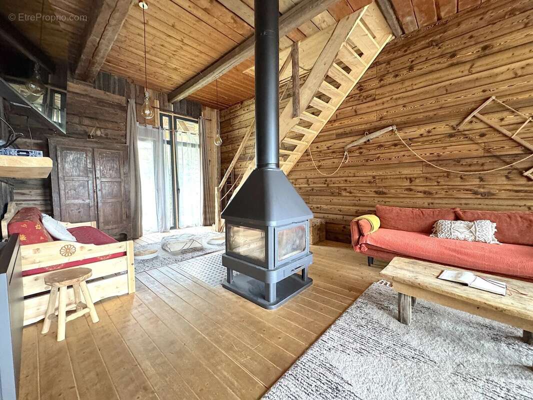 Maison à ALBIEZ-MONTROND