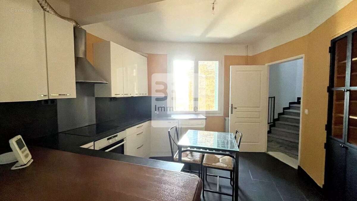 Maison à LAUDUN-L&#039;ARDOISE