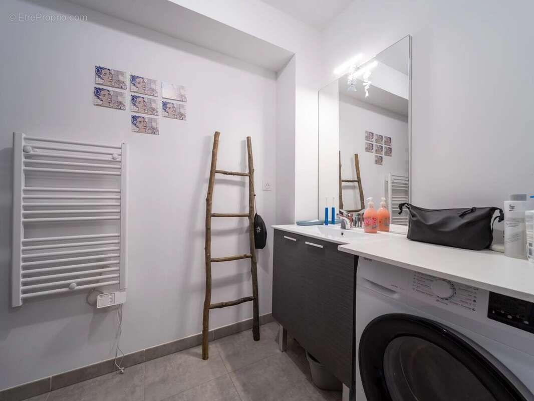 Appartement à MARSEILLE-13E