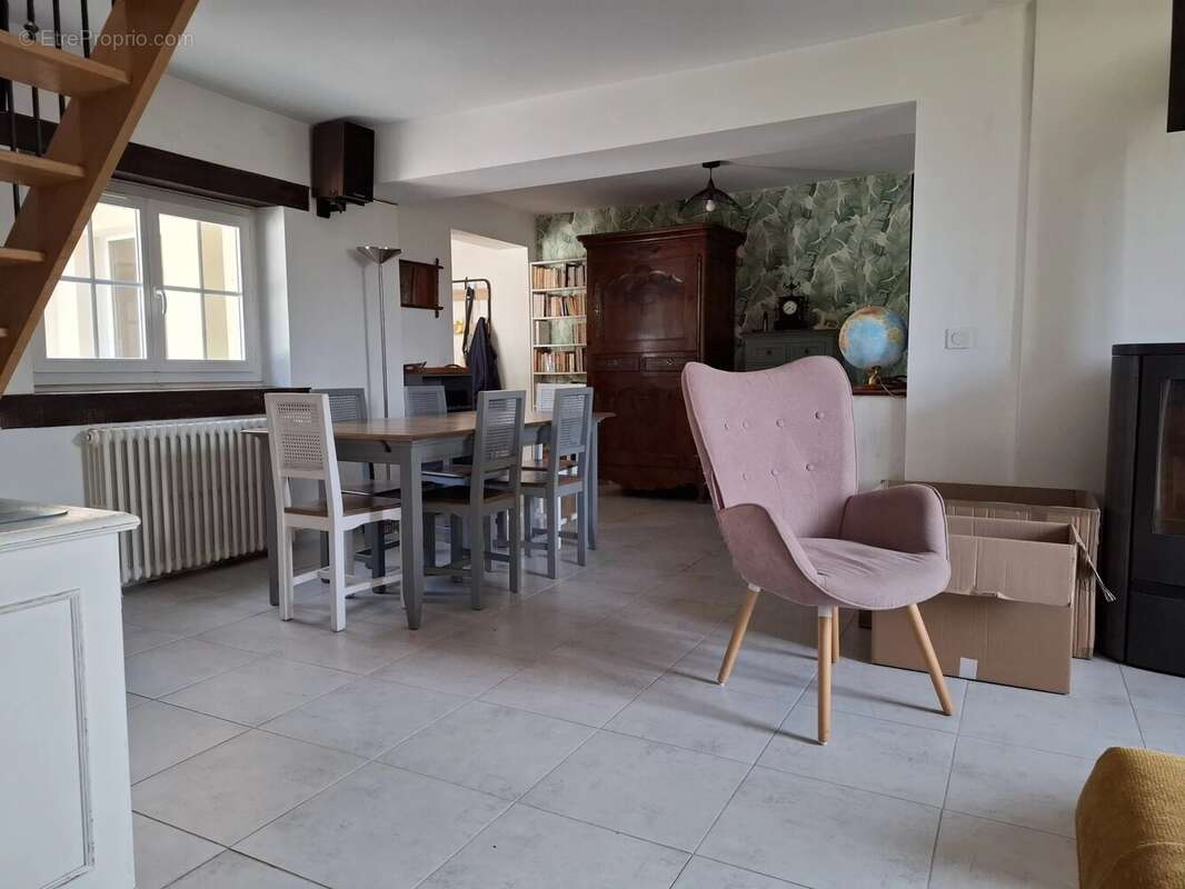 Maison à SAINT-CHERON