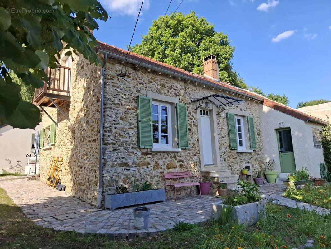 Maison à SAINT-CHERON