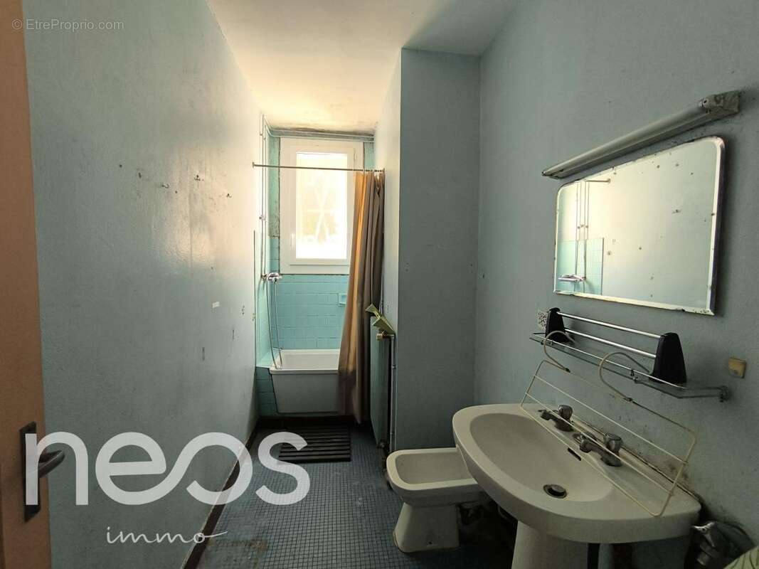 Maison à SAINT-MORILLON