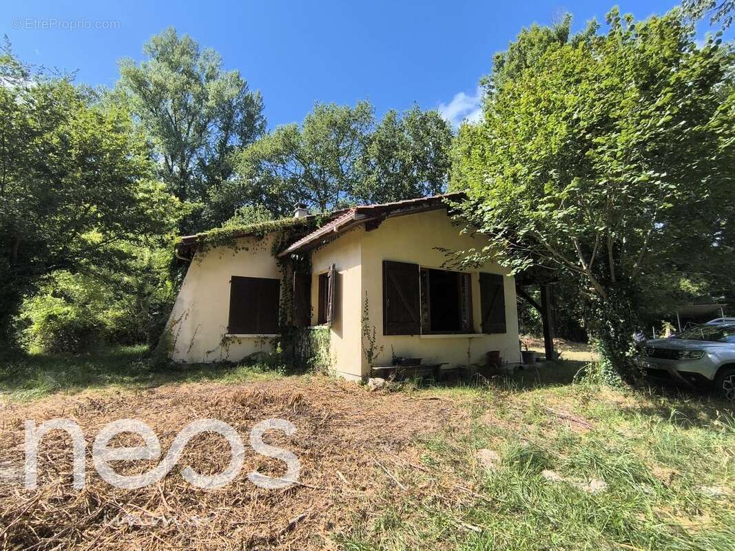 Maison à SAINT-MORILLON