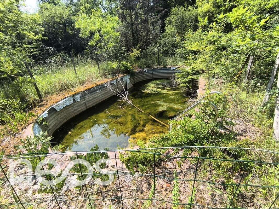Maison à SAINT-MORILLON