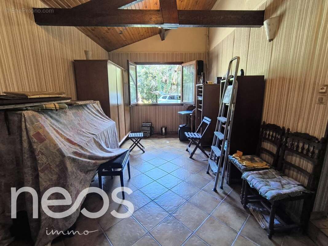 Maison à SAINT-MORILLON