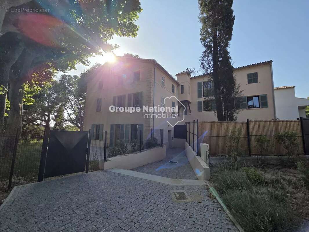 Appartement à LE CASTELLET