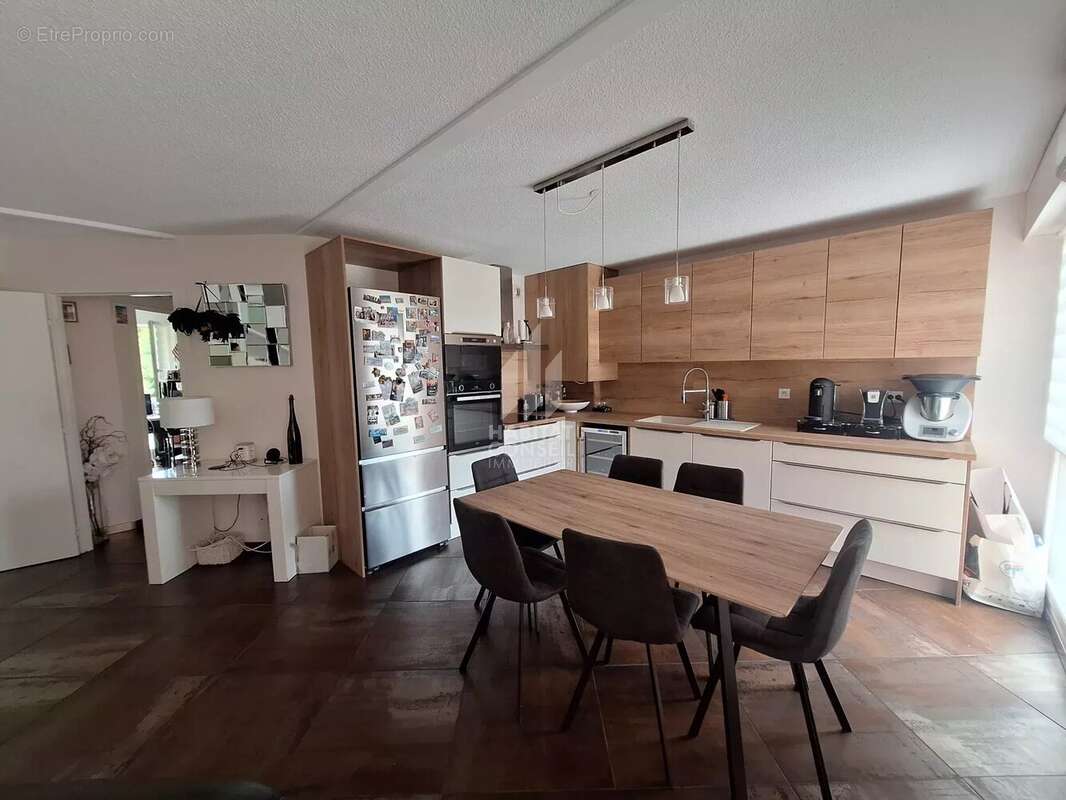 Appartement à MEYLAN