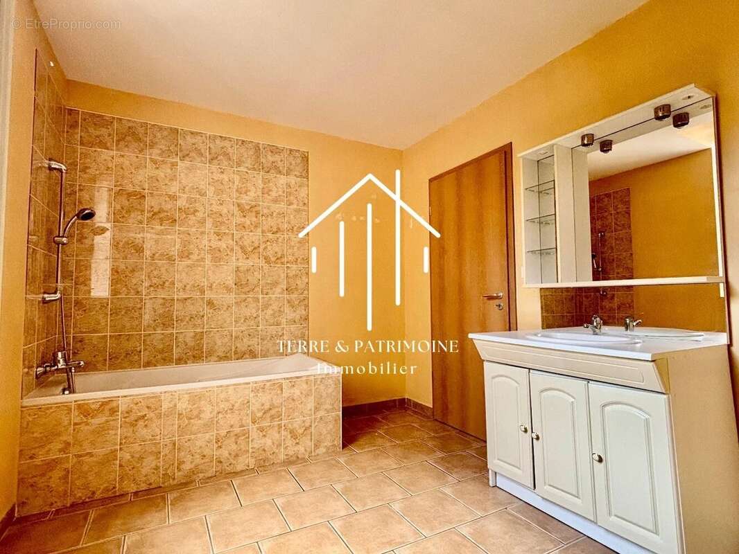 Appartement à RUOMS