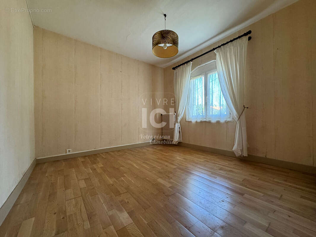 Maison à SAINT-SEBASTIEN-SUR-LOIRE