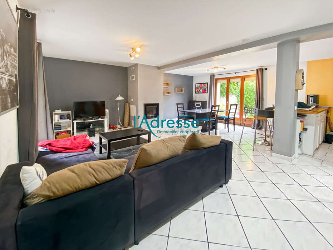 Maison à MONTALET-LE-BOIS